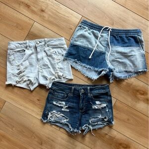 Set of Three Distressed Denim Shorts American Eagle and Arie